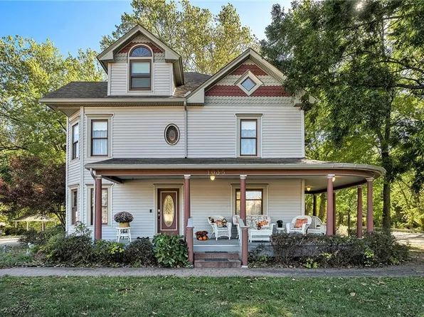 1035 Ames St, Baldwin City, KS 66006