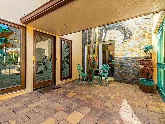 3rd image of 628 N Owl Dr