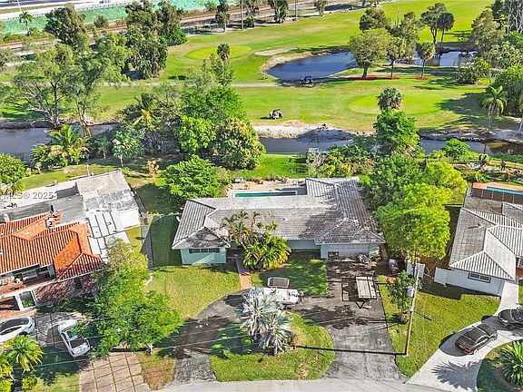 3rd image of 145 Calle Largo Dr