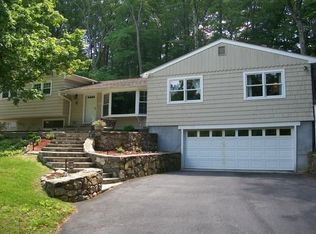 61 Sugarloaf Mountain Rd, Ridgefield, CT 06877