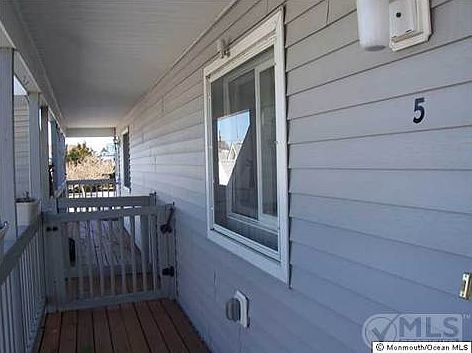 2nd image of 309 Lincoln Ave #B5