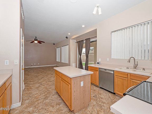 5th image of 122 N Pineview Dr