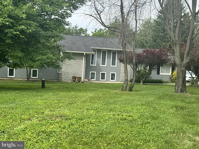 3424 Shady Ln — Photo 1