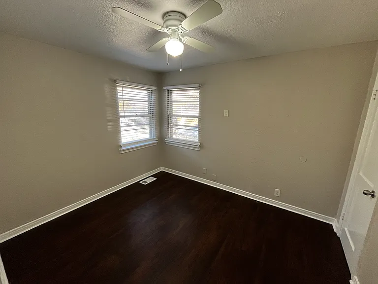 1319 Hansboro Ave — Photo 15