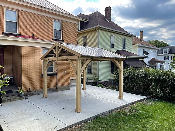 Newer patio/gazebo
