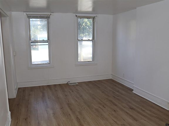 2nd image of 30 N Manning Blvd