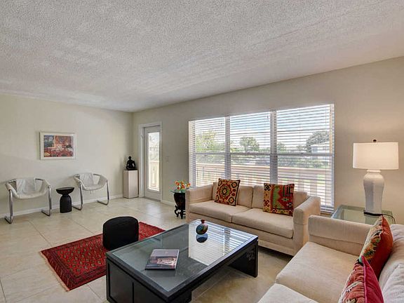 4th image of 208 Wellington E