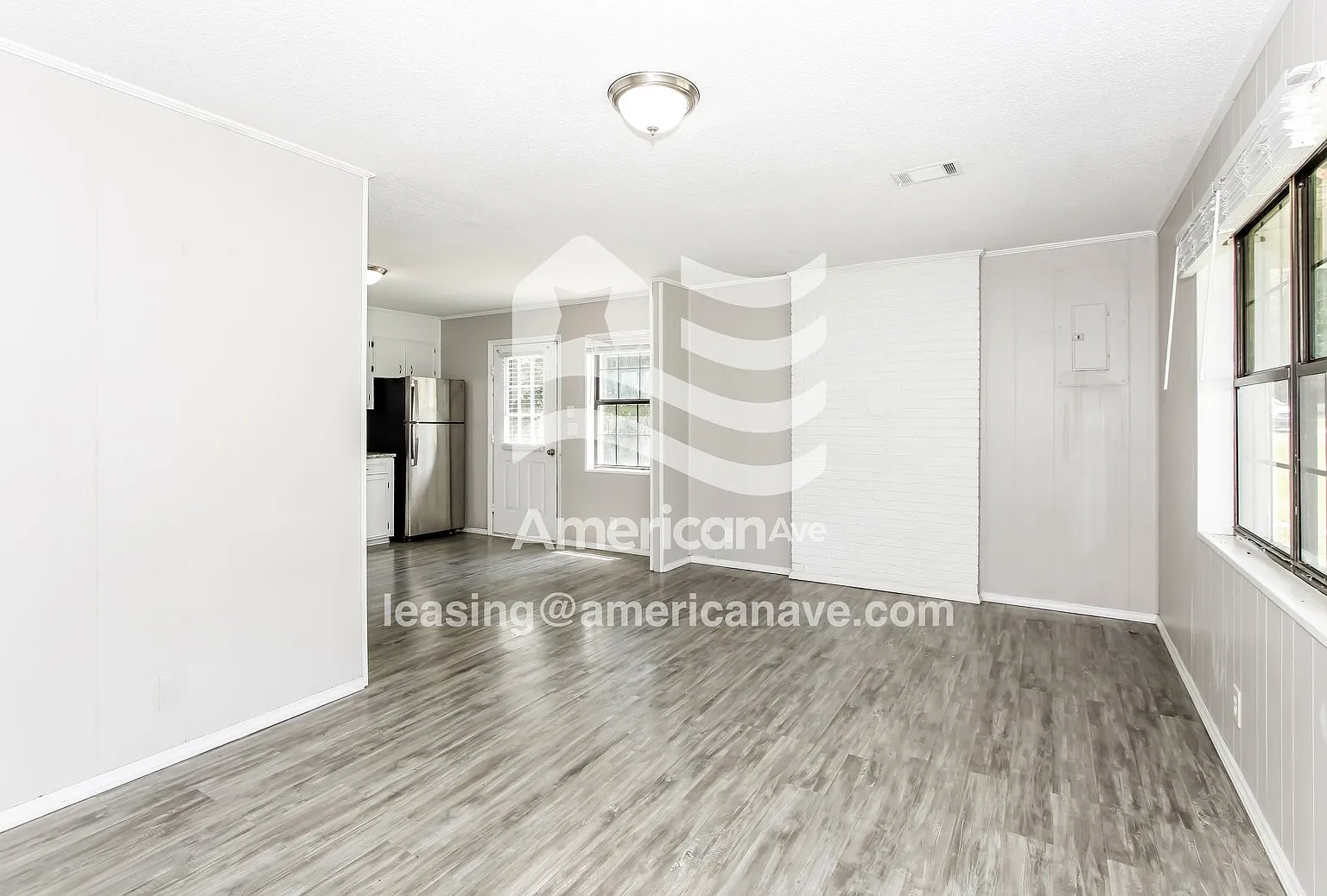 3 bed, 1.0 bath, 1030 sqft, $1,072 — Photo 3