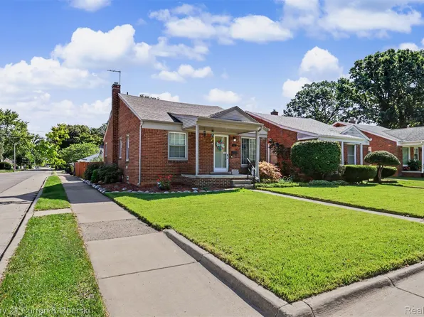 2903 Cornell St, Dearborn, MI 48124