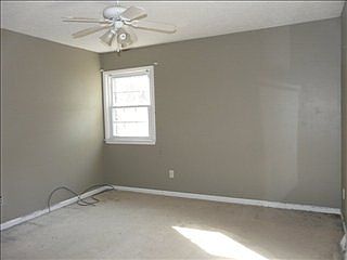 4th image of 304 Robin Dr