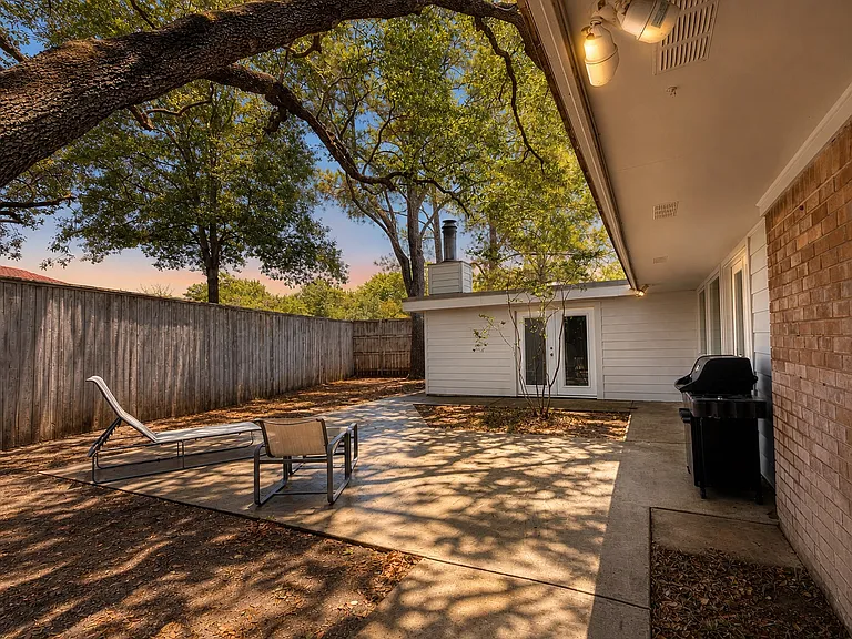 3401 Hanover Ln — Photo 25