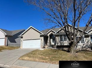 9162 Laurel Plz, Omaha, NE 68134