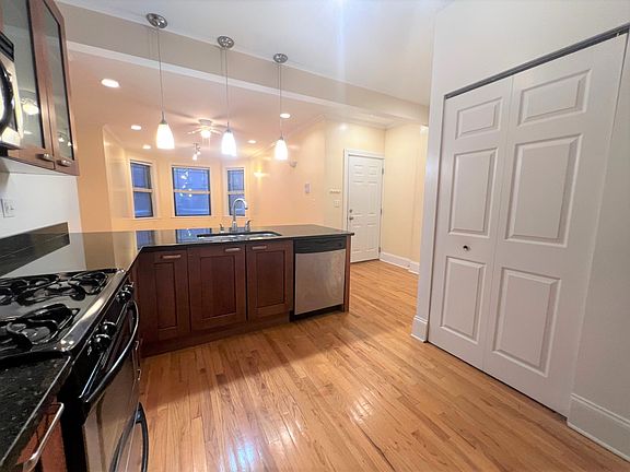 2nd image of 1142 W Pratt Blvd APT 1n