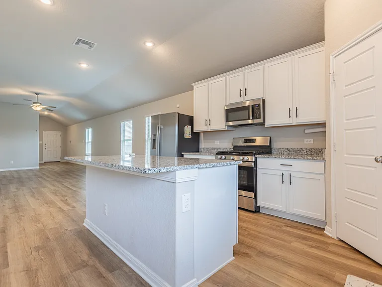 6418 Willow Point Blvd — Photo 9