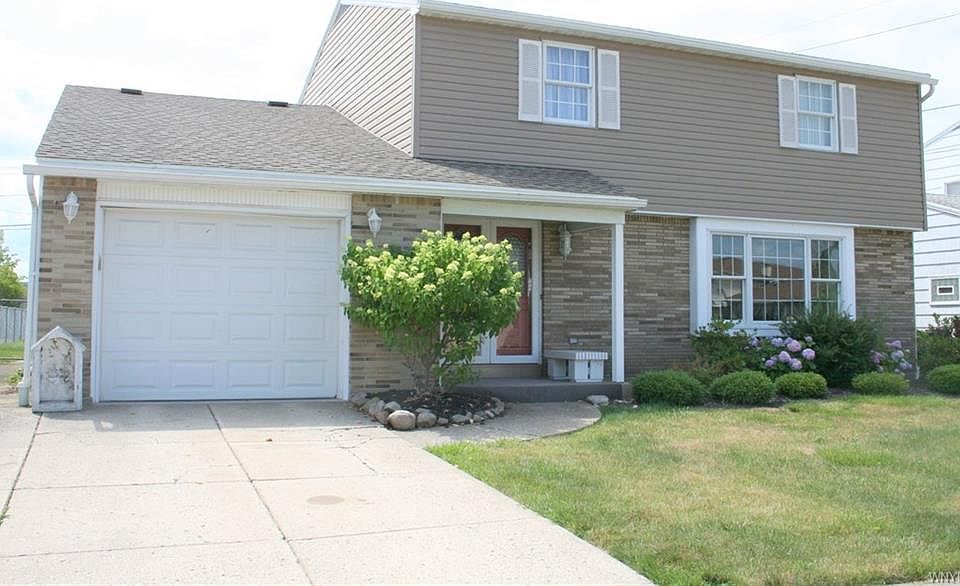 1st image of 203 Zoerb Ave