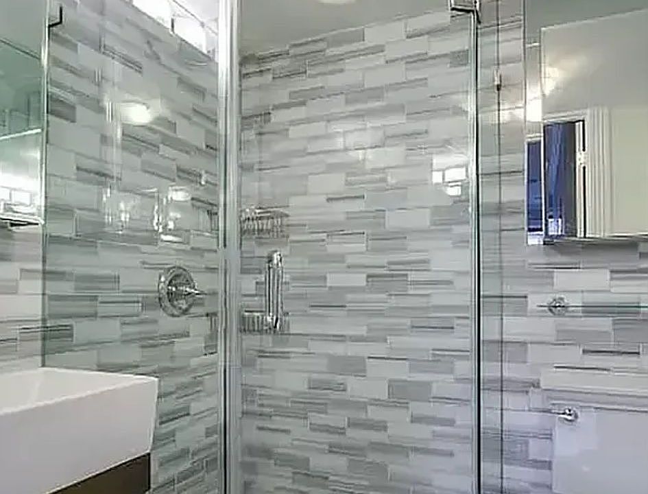 2nd image of 350 W 21st St APT 1A