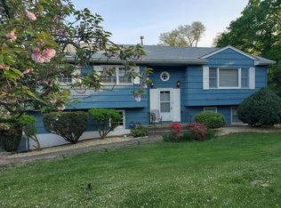 194 Old Middletown Rd, Pearl River, NY 10965