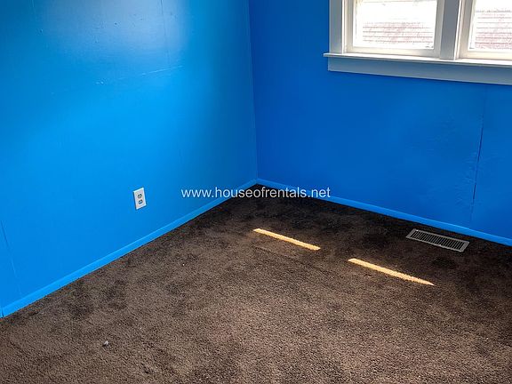 3rd image of 1115 N Park Ave #3