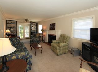2112 E Jackson St, Bloomington, IL