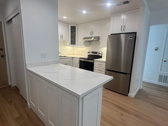 5th image of 440 Arguello Blvd APT 4