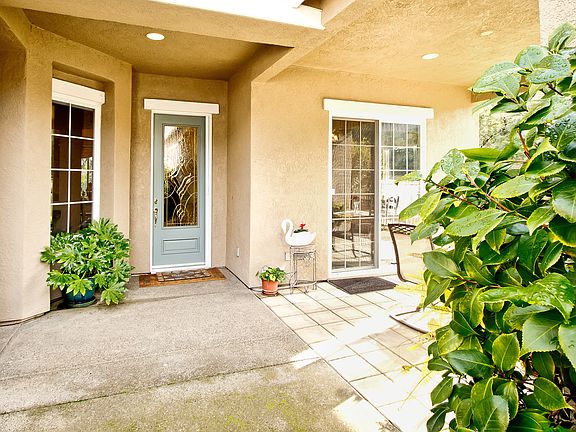 2nd image of 402 Clover Springs Dr