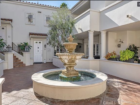 2nd image of 851 N San Vicente Blvd APT 128