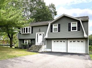 215 Meadow St, Newington, CT 06111
