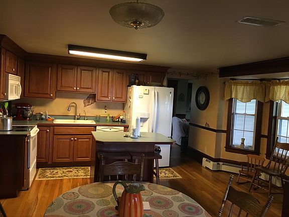 Kitchen/breakfast nook