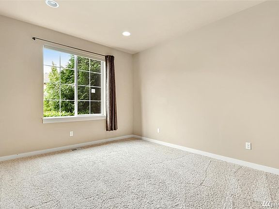 4th image of 10756 243rd Ave NE