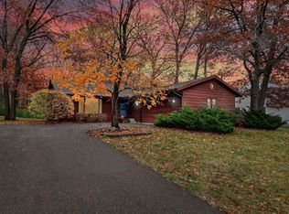 4262 Elizabeth Ln, Vadnais Heights, MN 55127
