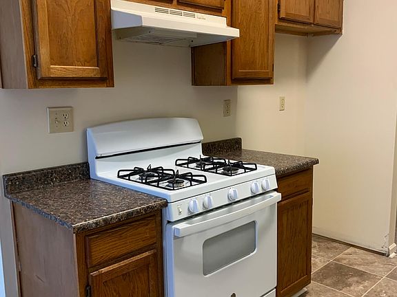5th image of 11 Black Oak Ct
