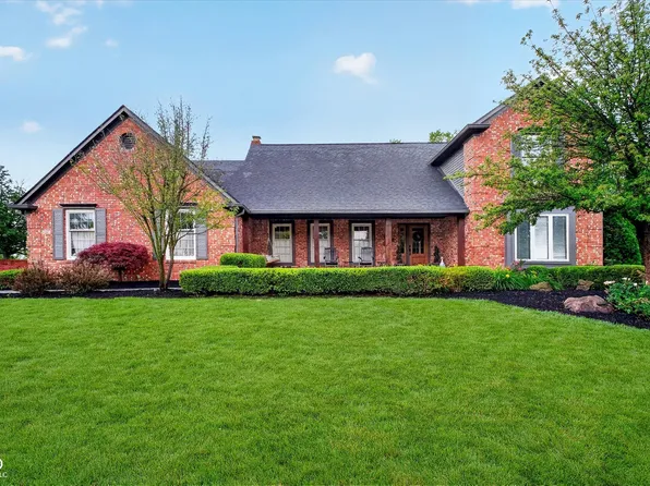 2380 Woodsway Dr, Greenwood, IN 46143