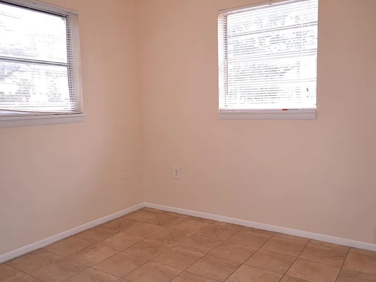 3102 W Varn Ave #B — Photo 7