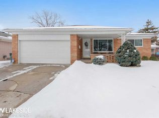 22110 Blackburn St, Saint Clair Shores, MI 48080