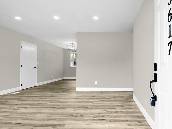 4th image of 5617 Sugarberry Ct