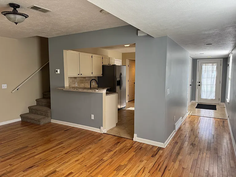 3313 Park Ridge Ln NE — Photo 9