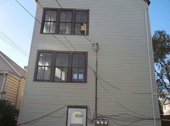 4th image of 9805 S Avenue J