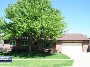 938 Meadow Ln, Sycamore, IL 60178