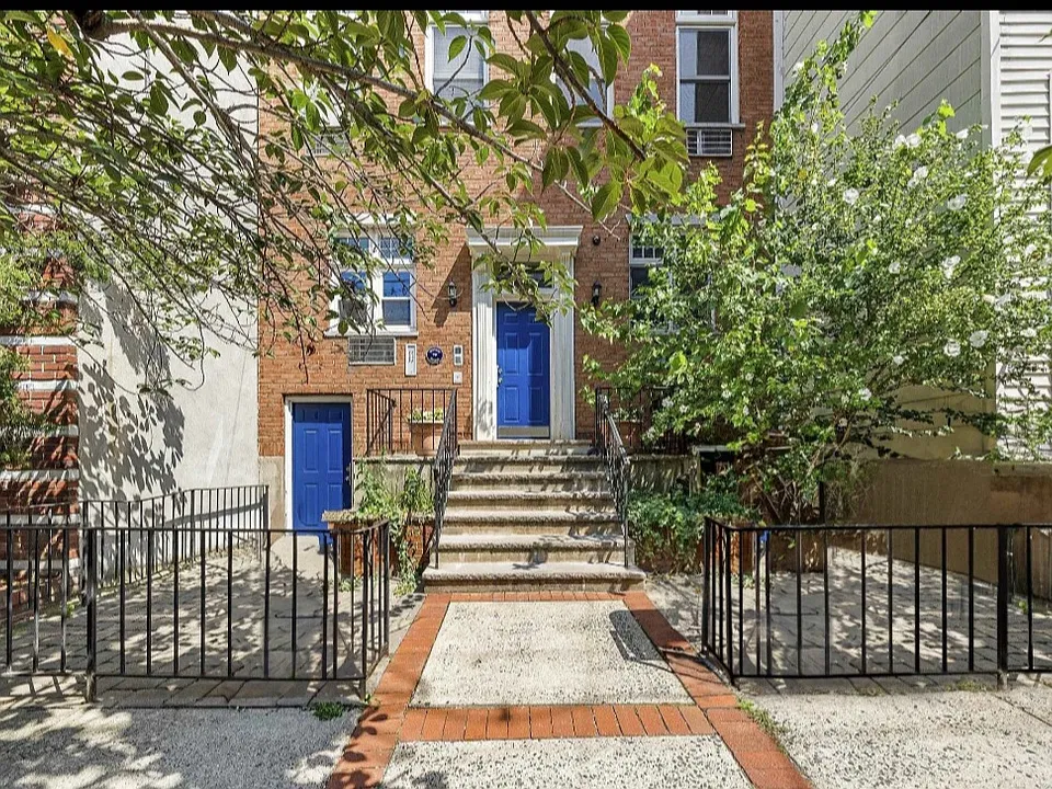 79 Monroe St #1N