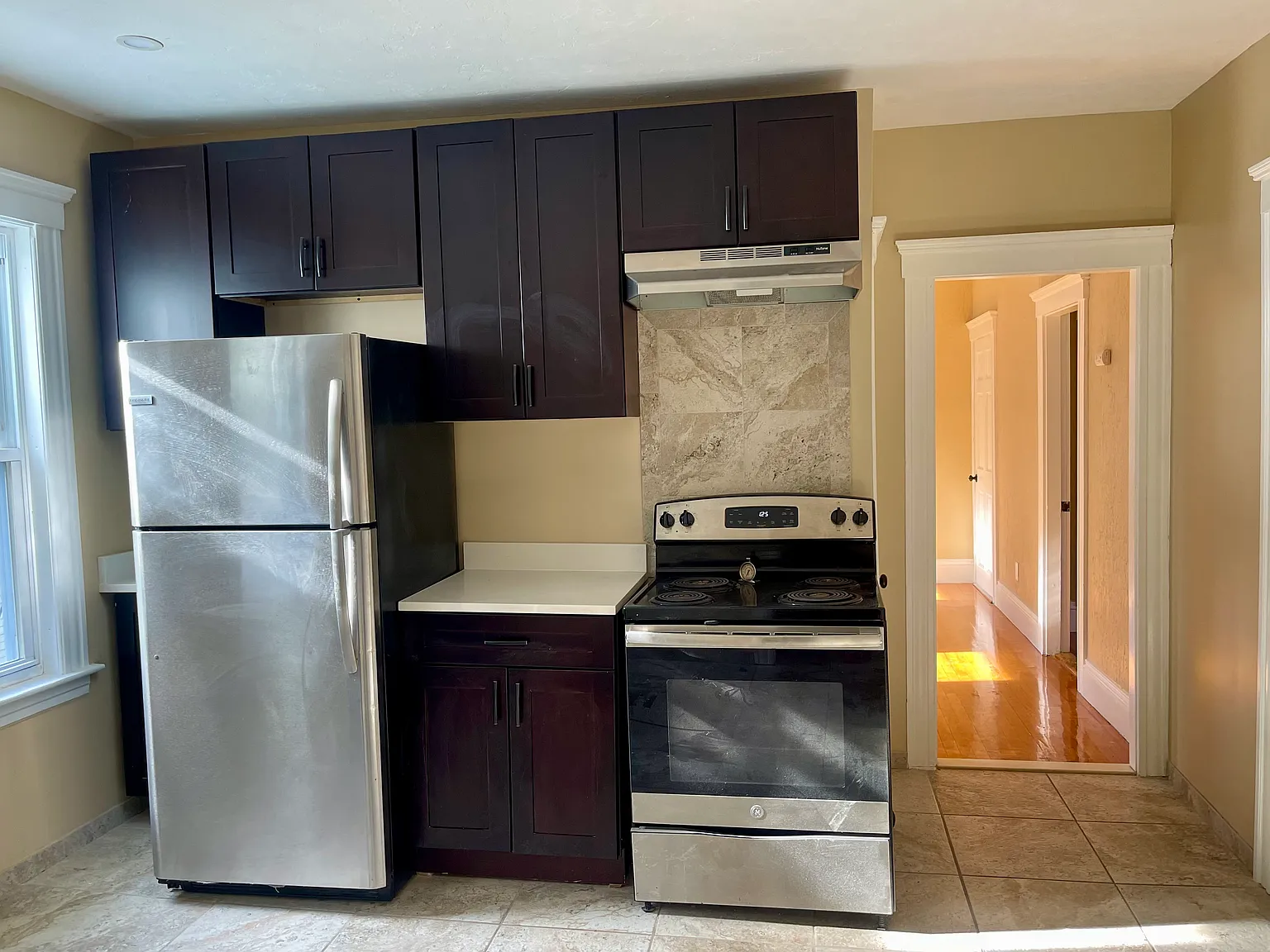 3 bed, 1400 sqft, $1,950 — Photo 1