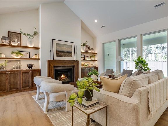 2nd image of 14150 Oakwood