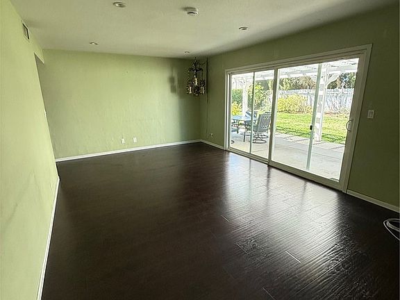 5th image of 2002 Malcolm St