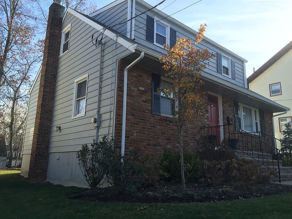2nd image of 413 1st St