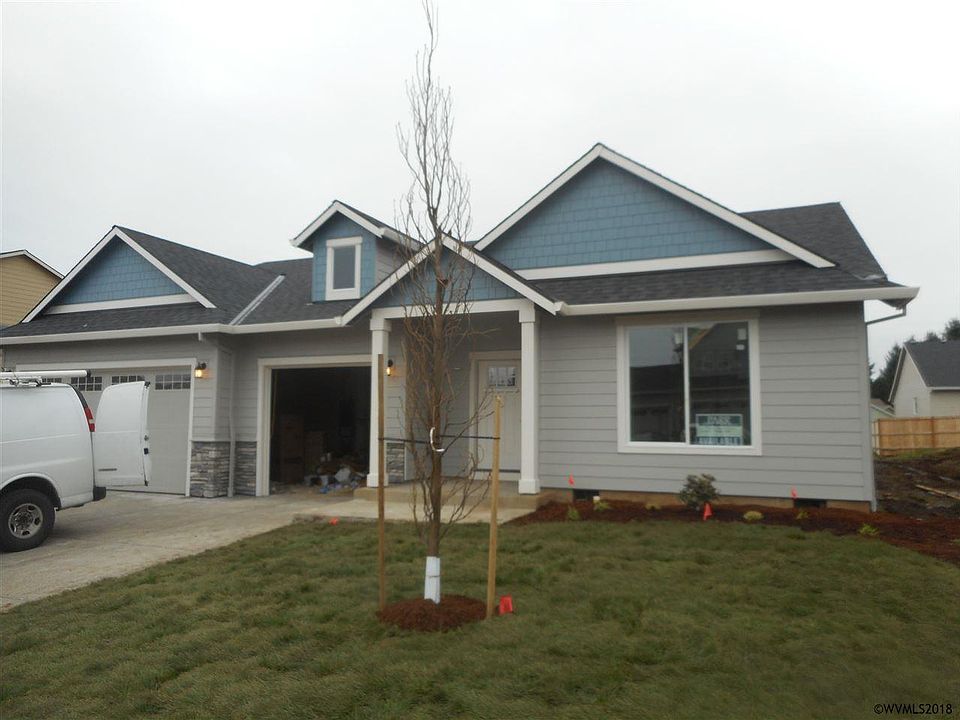 2nd image of 645 SE Mustang Loop