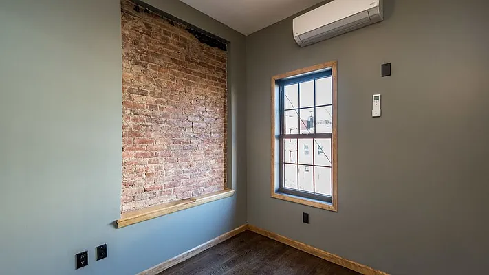 Rented by Nooklyn NYC LLC | media 82