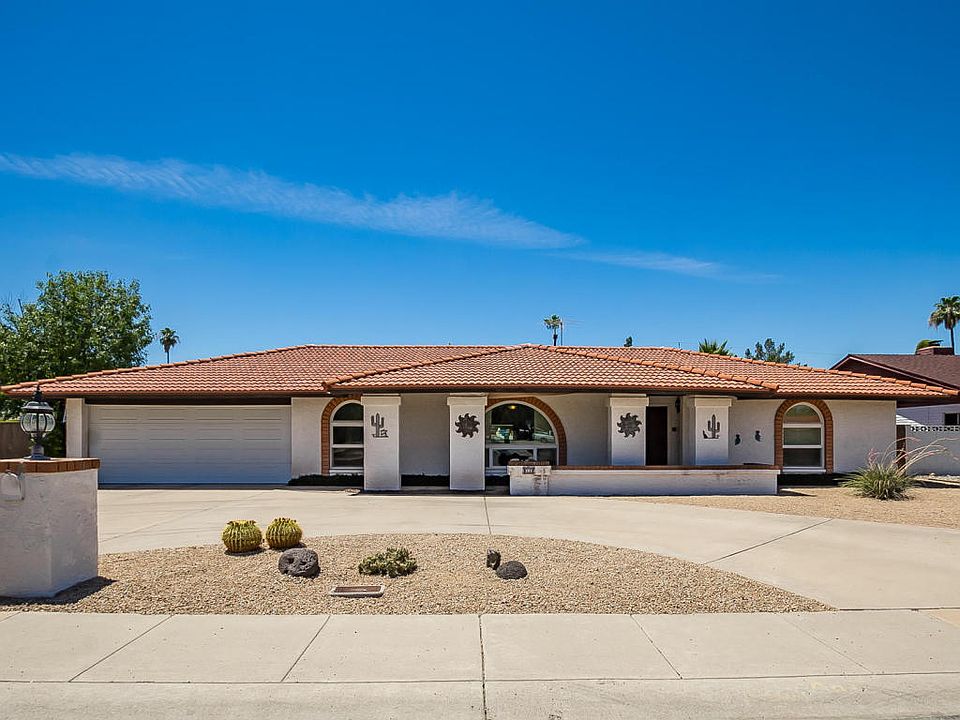 1st image of 201 W Interlacken Dr