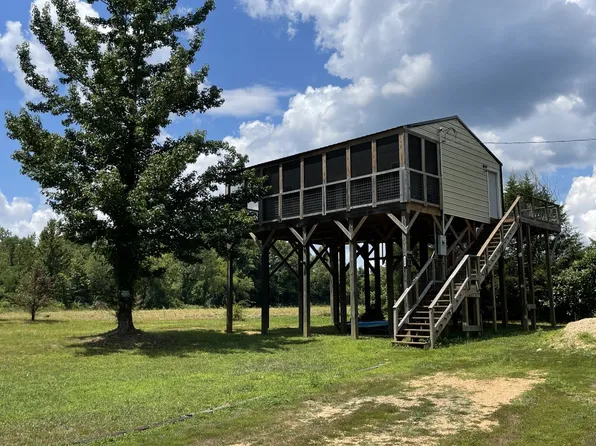 570 Dailey Loop, Linden, TN 37096