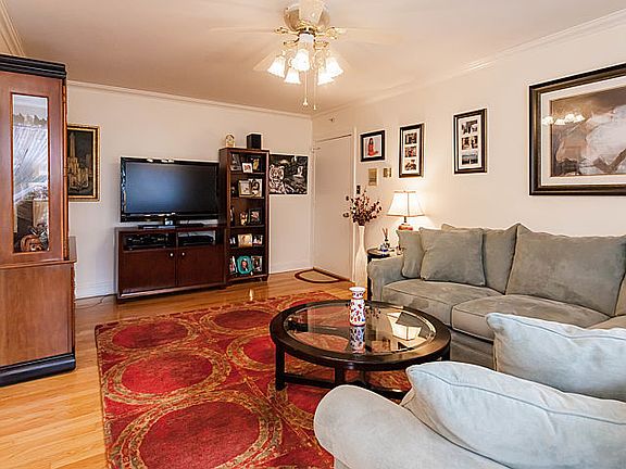 4th image of 10113 Old Orchard Ct Unit 304