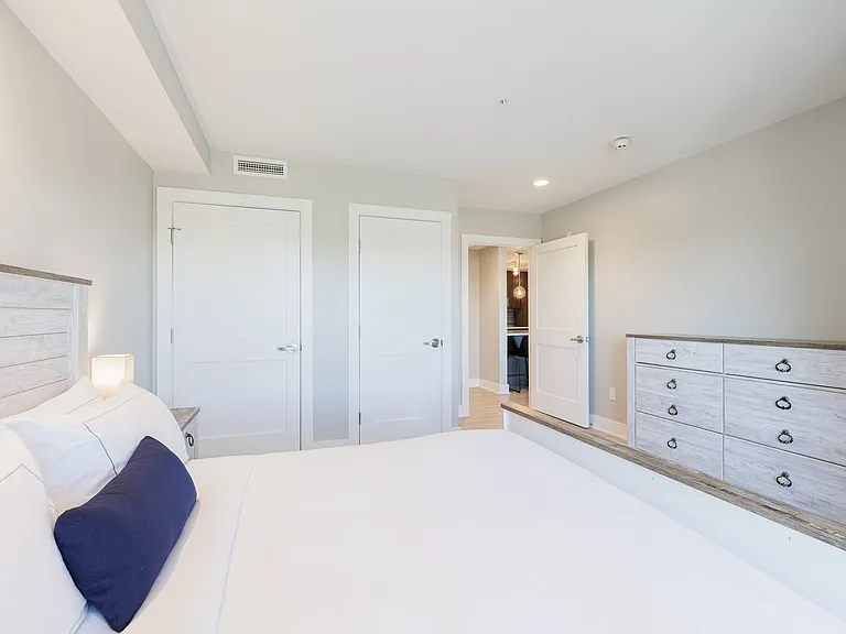 205 Lakeshore Dr #412 — Photo 16