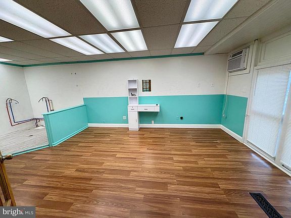 2nd image of 3002 N Centre St Front 1